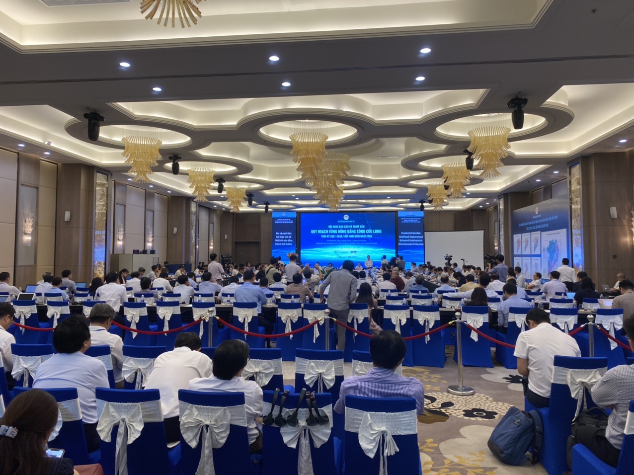 Cho Thuê Cabin dịch Tai nghe dịch Hội Nghị Của Bộ Kế Hoạch Đầu Tư